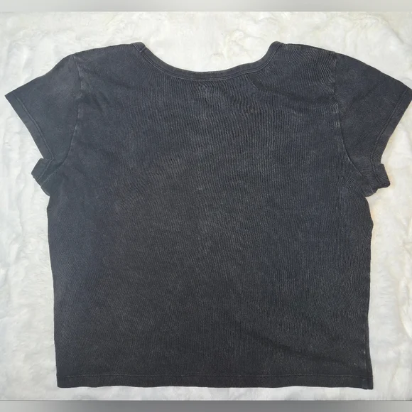 Hollister Crop Top Tee, Large, Grunge, NWT - Picture 6 of 6